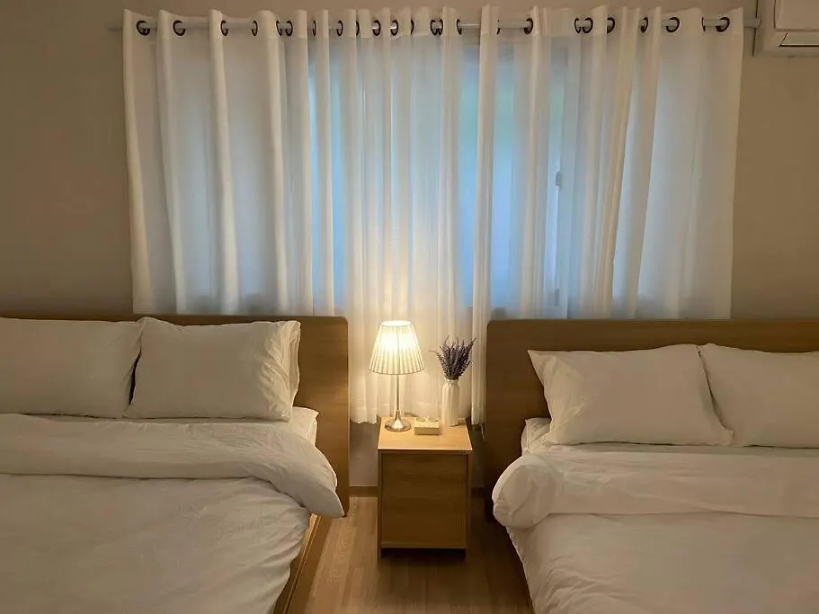 Stay On سيول 0*,